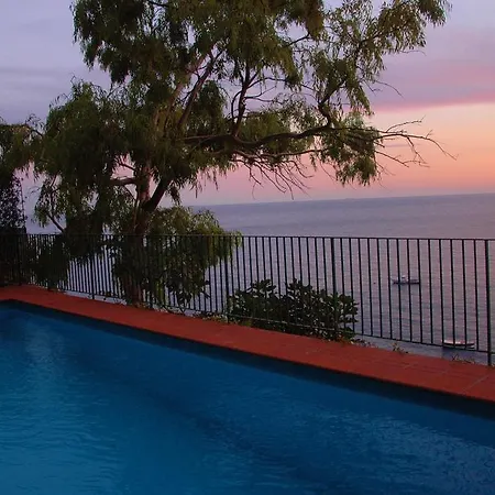 Sunset Villa *